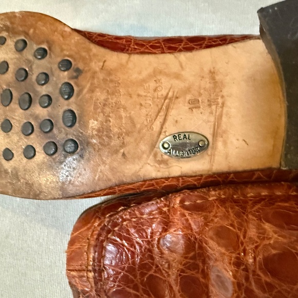 Giorgio’s of Palm Beach, Doctor bag and backpack and shoes. - Picture 2 of 16